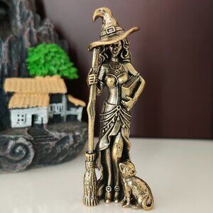 Gothic Witch Statue with Book & Cat - NEW - 2.36 in L x 0.91 in W